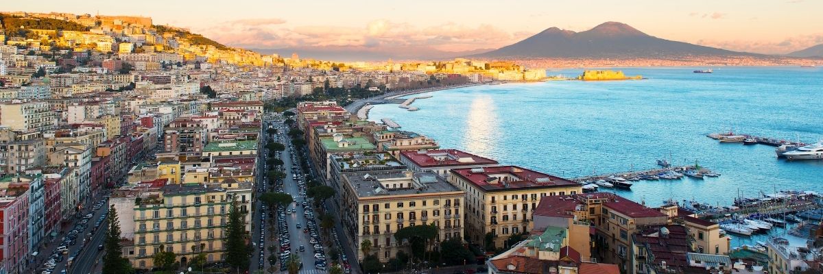 Napoli'de Çalkantılı Sezon: Avrupa Potasına Girme Mücadelesi